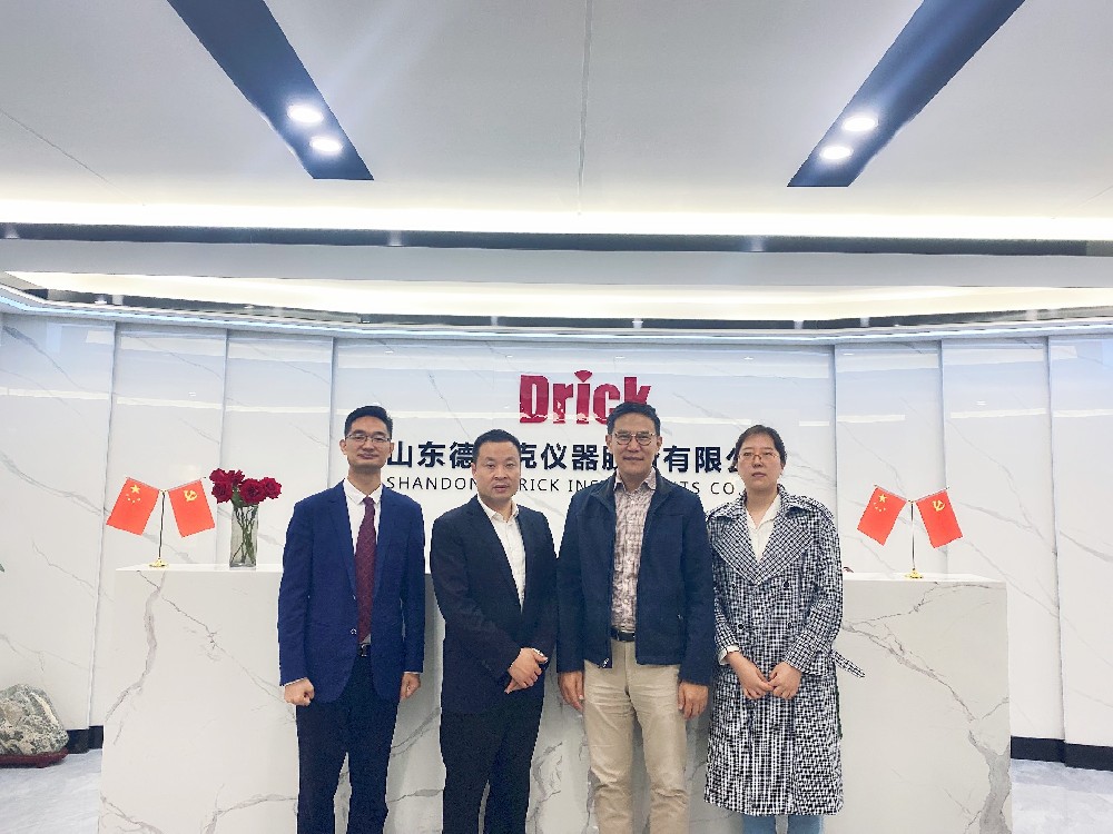 濟南市天橋區貿促會會長孫正、海外機構（中國）聯合辦公中心主任、山東省僑聯青委會副會長李化冰一行蒞臨德瑞克考察指導